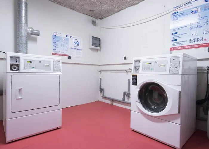 Cozy Avec Sauna, Piscine Et Proche Des Thermes, 4 Pers. A Saint-lary Village - Fr-1-296-328 Apartment Saint-Lary-Soulan