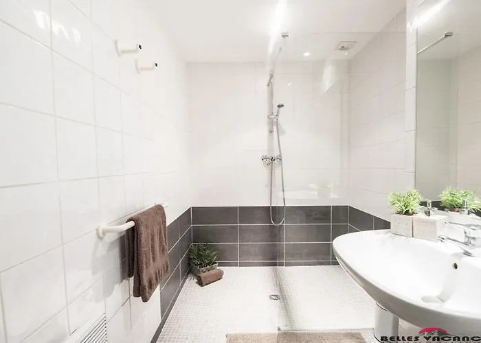 Cozy Avec Sauna, Piscine Et Proche Des Thermes, 4 Pers. A Saint-lary Village - Fr-1-296-328 Apartment *